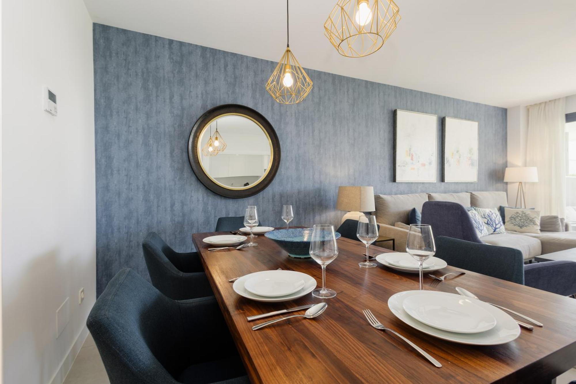 Luxurious 2 Bedroom Apartment Close To The Beach In Estepona Bagian luar foto