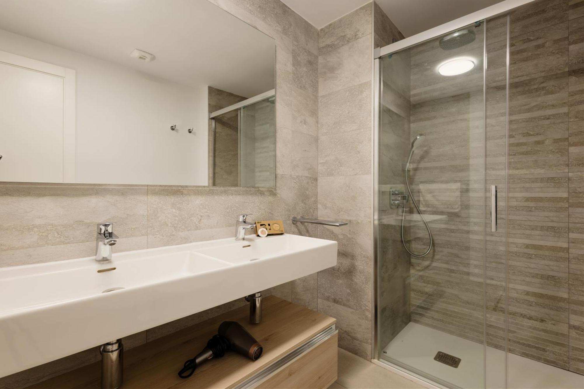 Luxurious 2 Bedroom Apartment Close To The Beach In Estepona Bagian luar foto