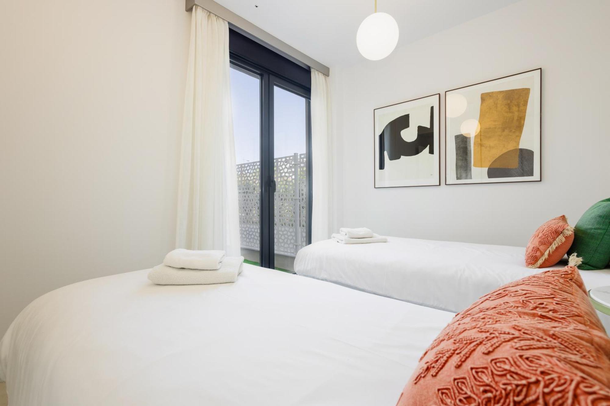 Luxurious 2 Bedroom Apartment Close To The Beach In Estepona Bagian luar foto